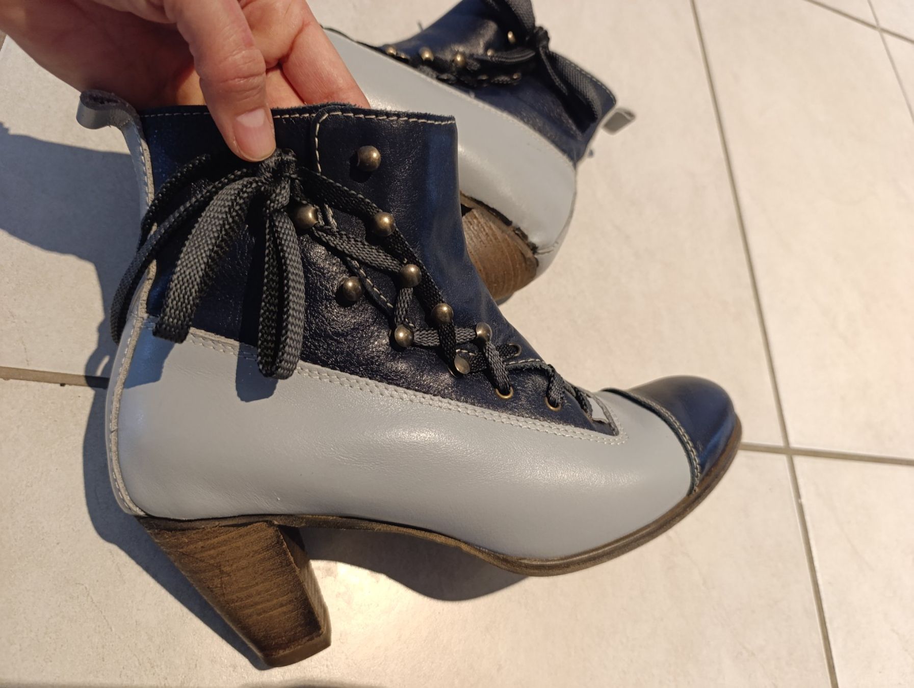 Scarpe da donna: Lederstiefeletten – Usato da Frick venduto da atr_wf8r 1