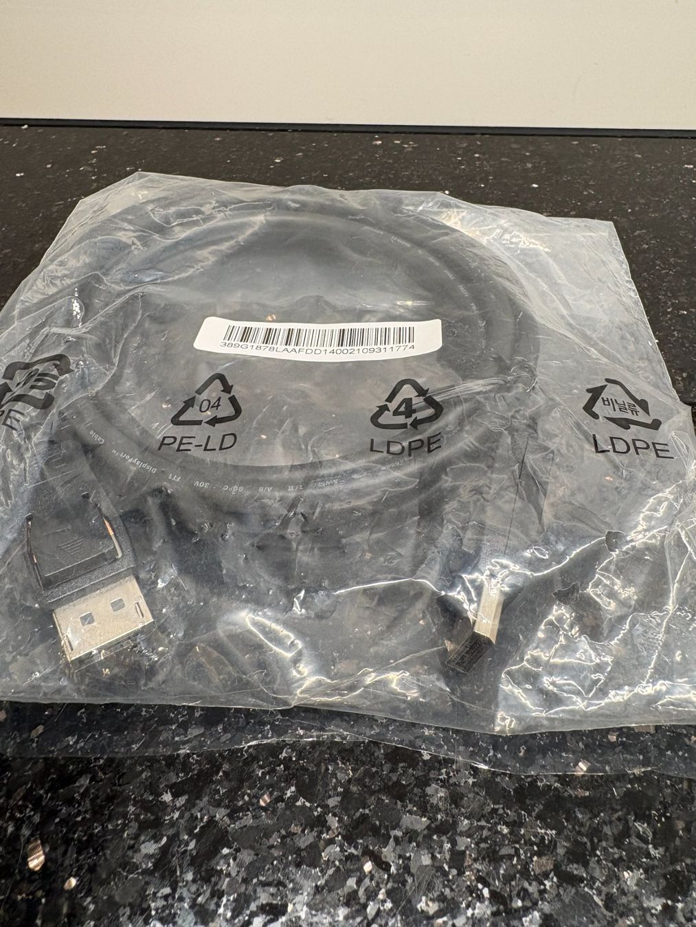 Cavi: DisplayPort Kabel - ca. 1.8m - Neu & Originalverpackt – Nuovo e nell'imballaggio originale da Chur venduto da GR3____4