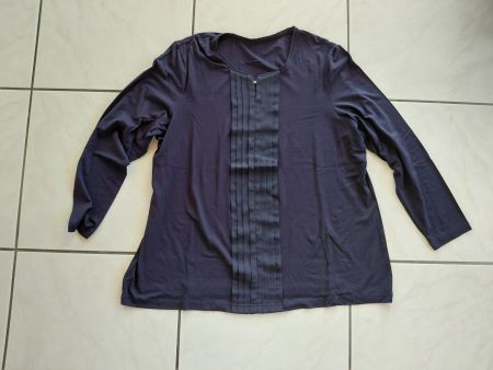 Damen Langarm TShirt dunkelblau mit Falten guter Zustand G48