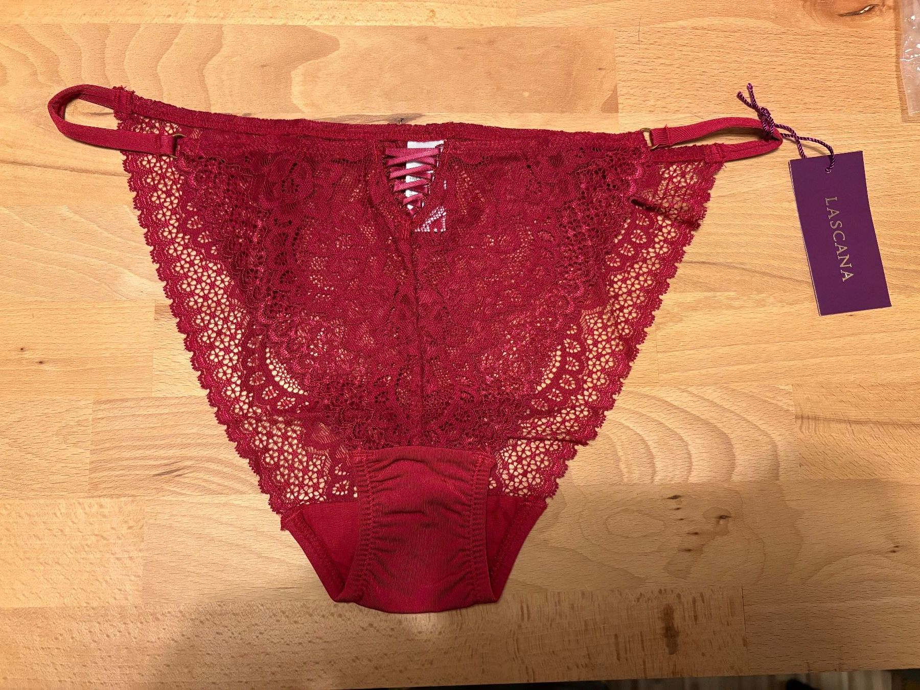 Lascana Altra biancheria intima: Lascana Spitzen String, Weinrot, Grösse 44/46, Neu mit Et... – Nuovo e nell'imballaggio originale da Holziken venduto da Fisherpoint_Gonseth