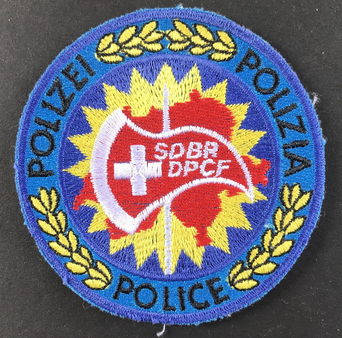 Schweizer Armee Plaketten & Abzeichen: BADGE SDBR SCHWEIZER ARMEE POLIZEI – Neu (gemäss Beschreibung) aus Ostermundigen von Wyatt-Earp