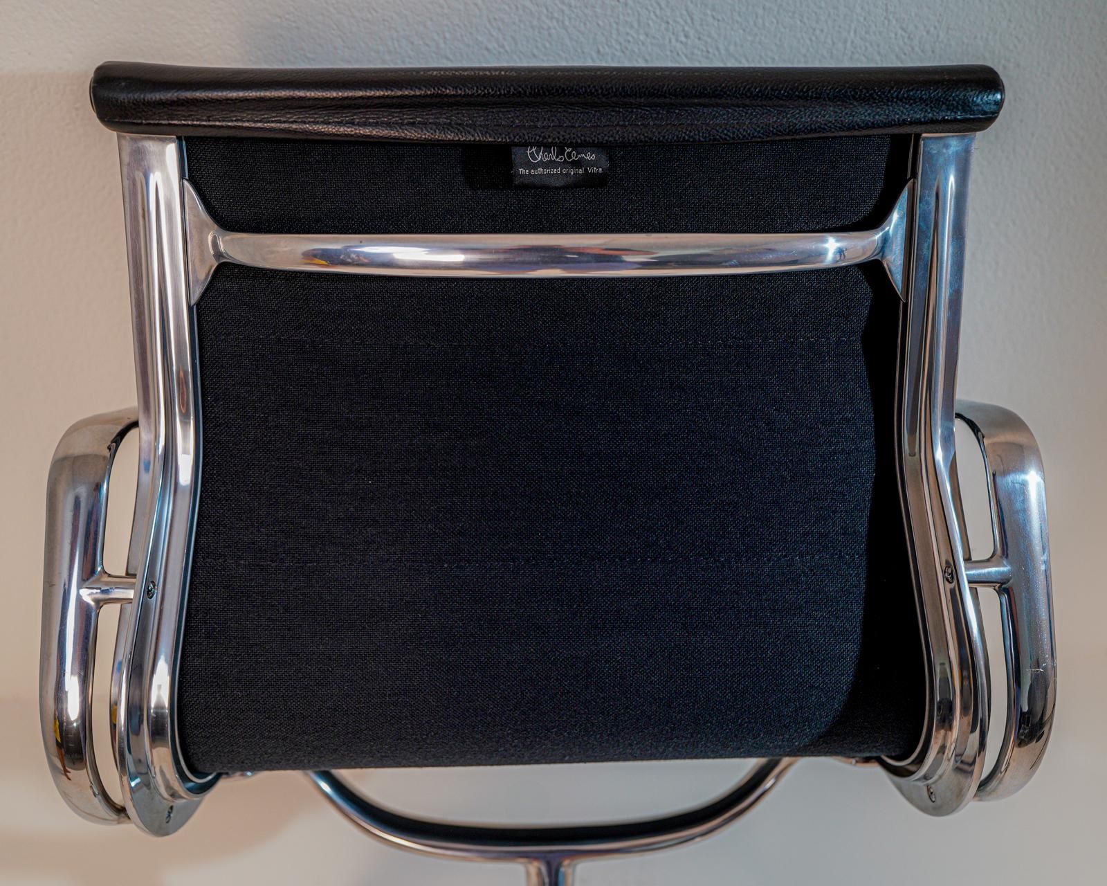 Vitra Stühle: Eames EA Softpad, Leder schwarz, Top Zustand! – Gebraucht aus Augst BL von Nextl00p 2