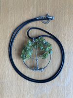 Halskette mit Baum-Anhänger