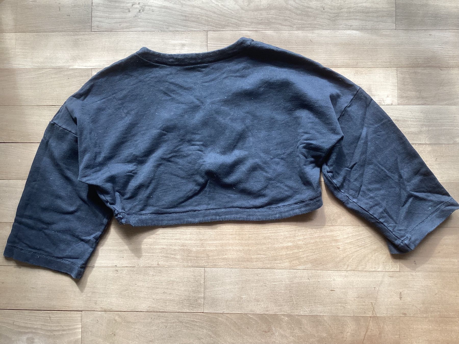 Giacche: Schwarze kurze Sweatshirt-Jacke, Grösse M – Usato da Muttenz venduto da rob_sc8s 2