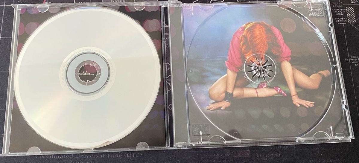 CD: Madonna Confessions on a Dance Floor CD mit Booklet – Nuovo (secondo la descrizione) da Allschwil venduto da Deal_Tiger99 2