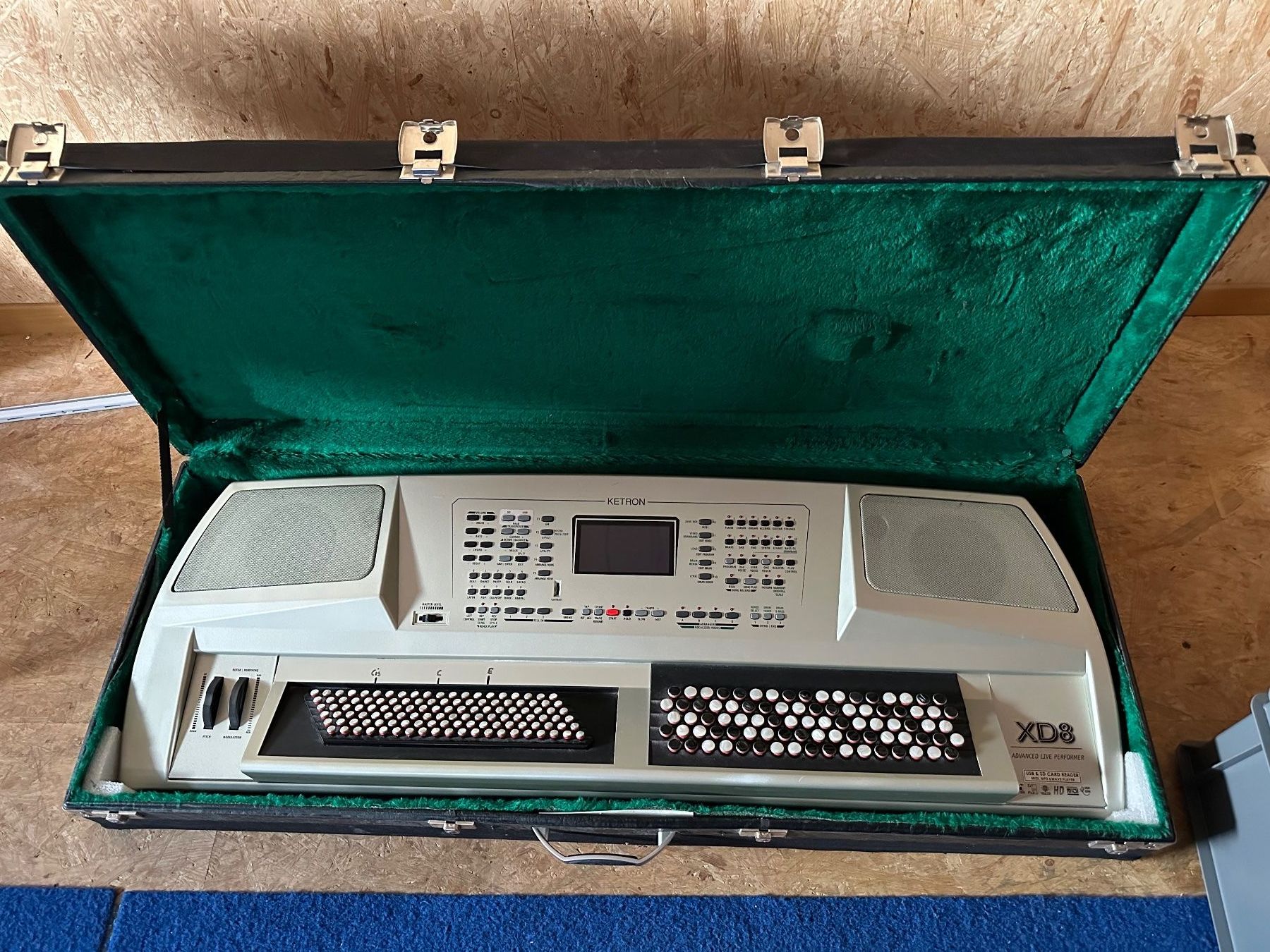 Ketron Strumenti musicali: Ketron XD 8 Knopfkeyboard – Usato da Inwil venduto da Barmi0
