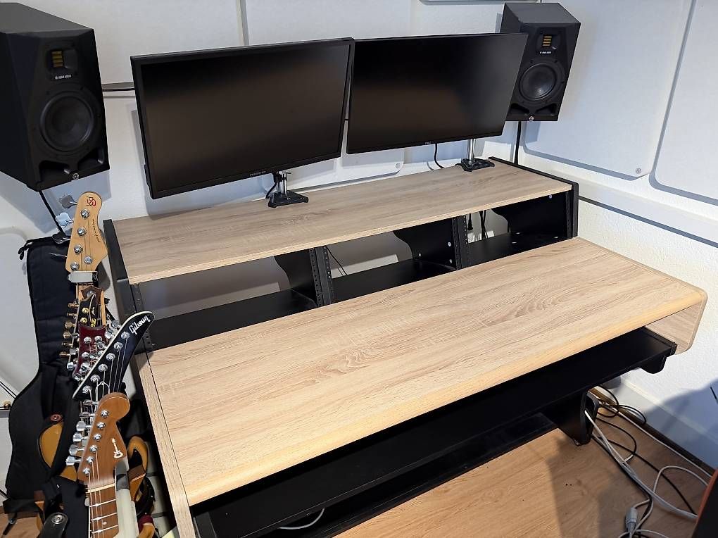 Tische: Studiotisch in gutem Zustand – Gebraucht aus Bremgarten AG von MartinFrey 2