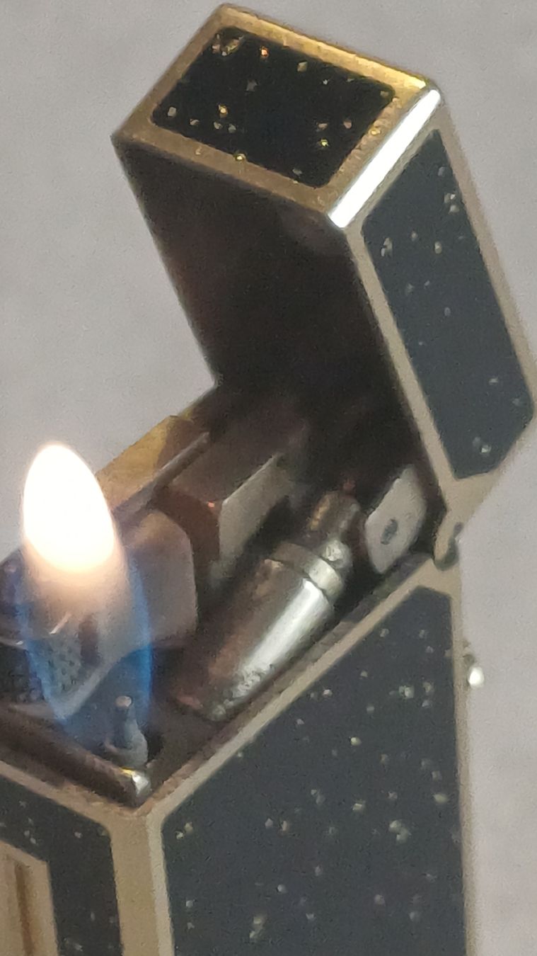 Dunhill Feuerzeuge: Dunhill Swissmade  – Gebraucht aus Flawil von Pinkmalibu 2