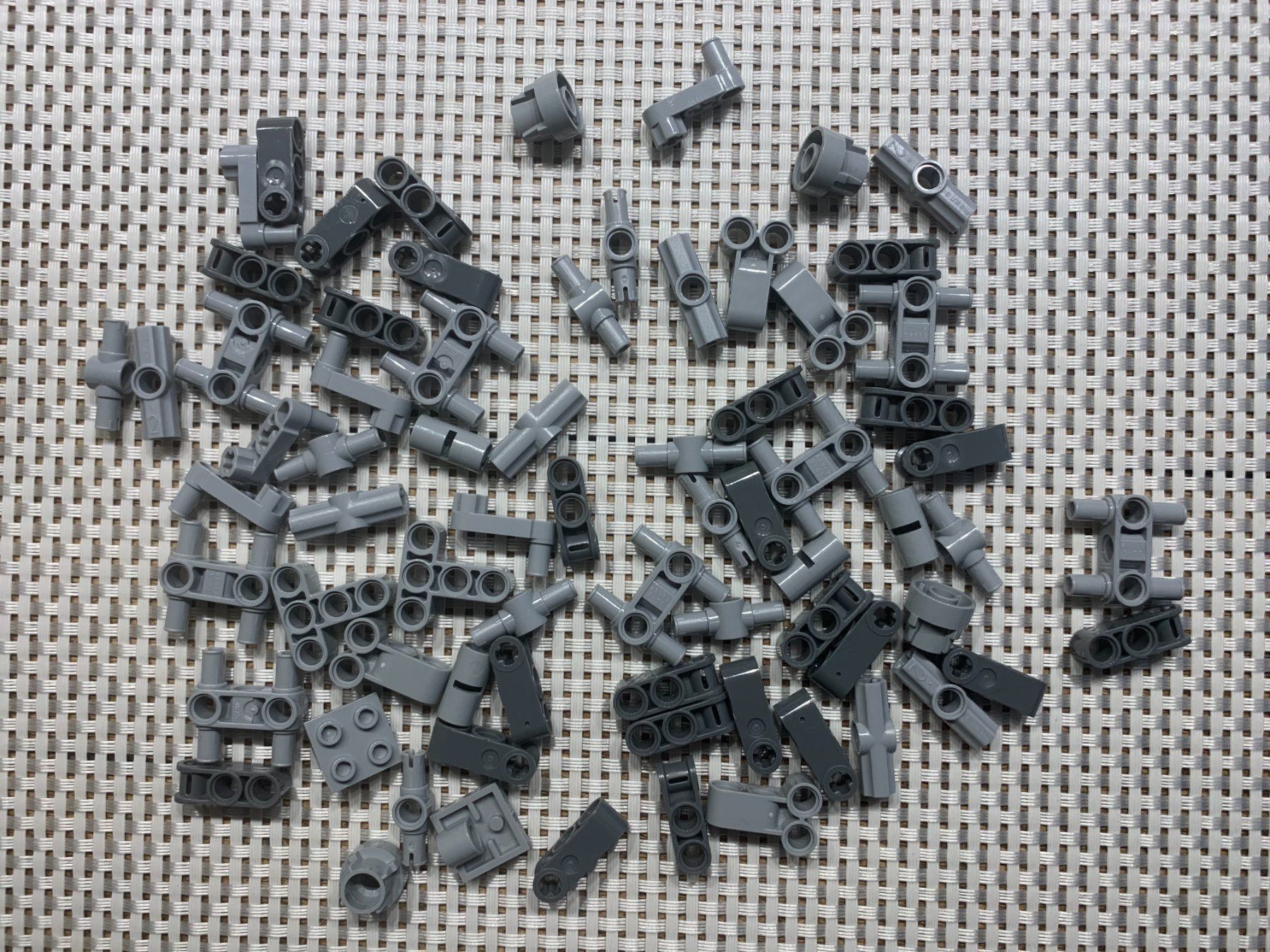 Lego Spielzeuge: Lego Technik graue Verbinder Verbindungen Buchsen 8043 – Gebraucht aus Buochs von Techtelmechtel