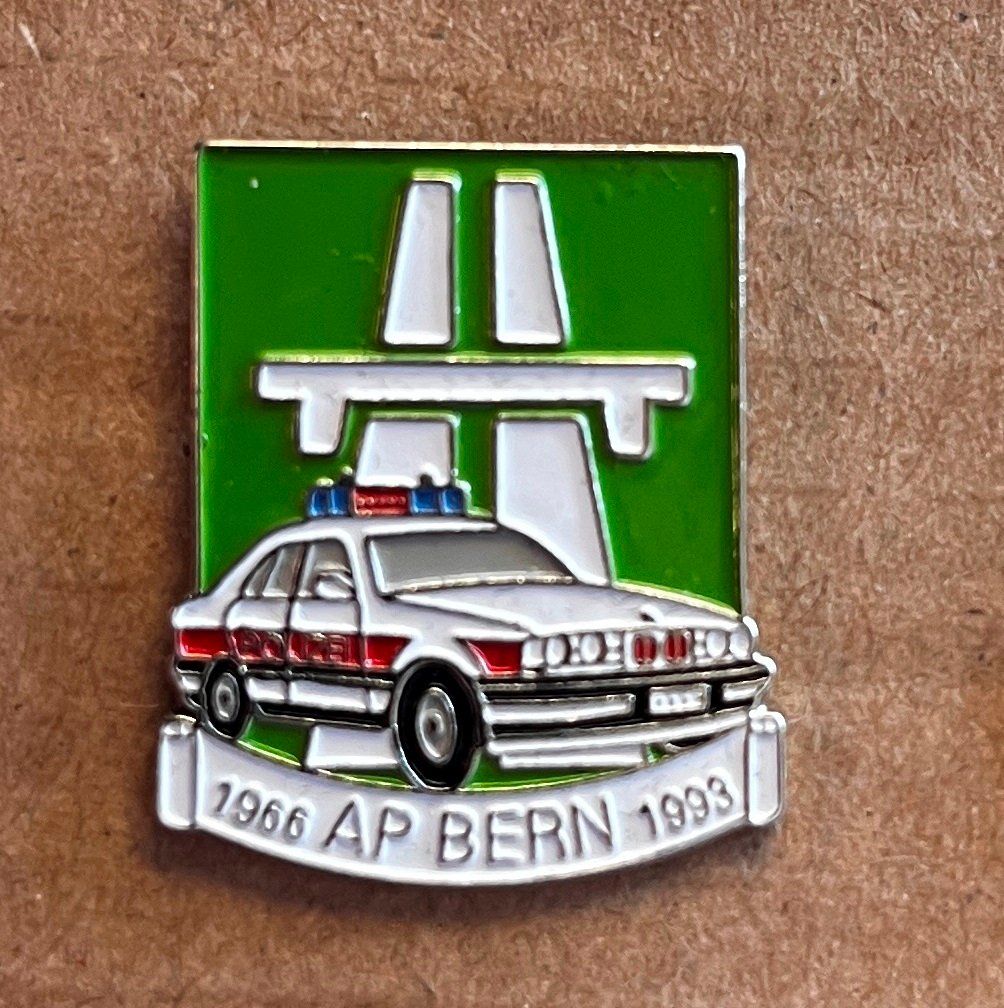 Placchette & Badge: Pin, Autobahn-Polizei AP Bern 1993 – Usato da Obernau venduto da Wgnom