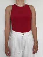 ROTER ÄRMELLOSER BODY
