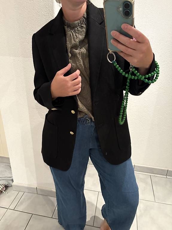 Jacken: Massimo Dutti Blazer Oversized Grösse S/M – Gebraucht aus Unterägeri von mar_96hk 1