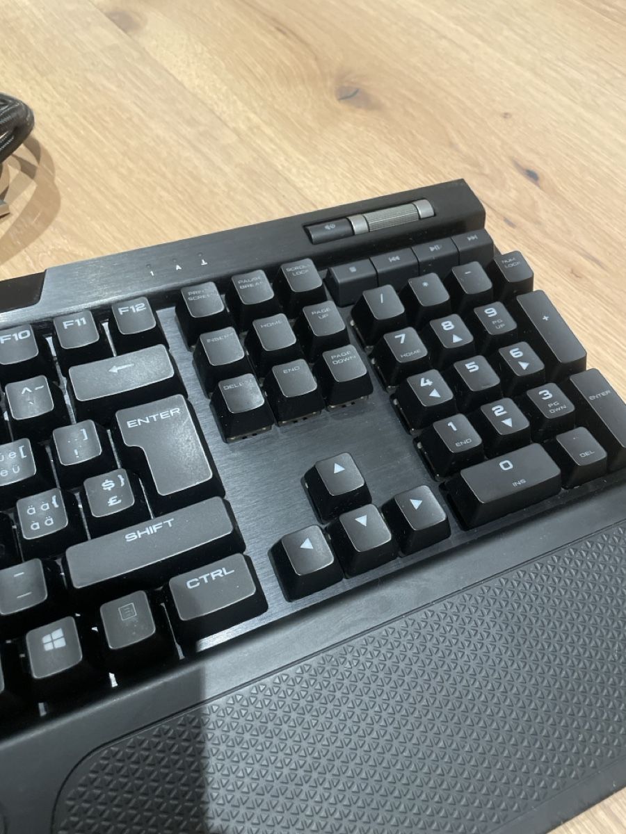 Corsair Claviers: Corsair K70 RGB Mk.2 Red  – D'occasion à Luzern par IIoyd 2