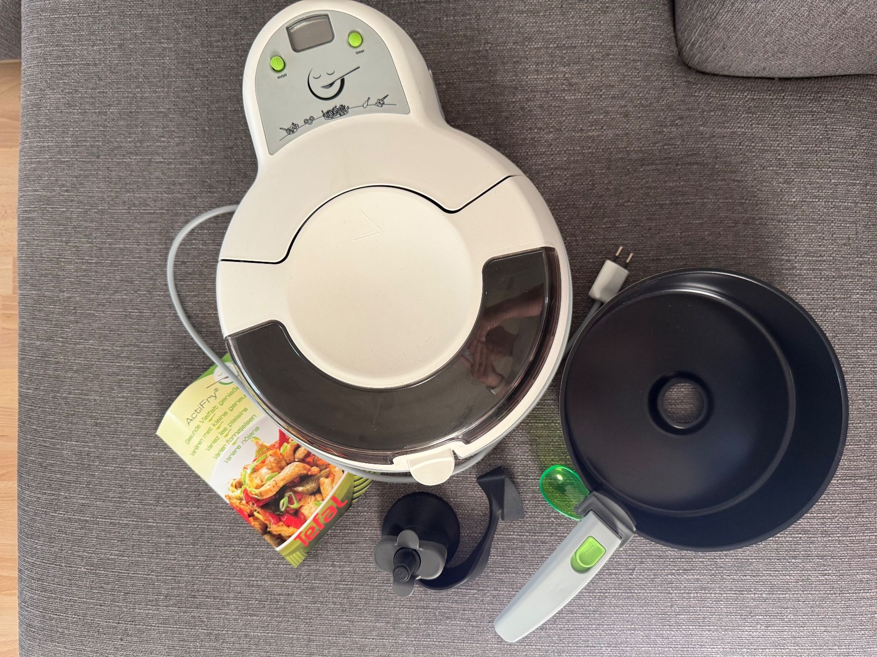 Tefal Elettrodomestici da cucina: Tefal Airfryer – Usato da Wettingen venduto da Clodle81 1