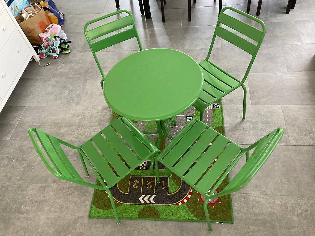 Set di tavolo e panche: Tolles Gartentisch-Set von vermobil – Usato da Hettlingen venduto da rselchi