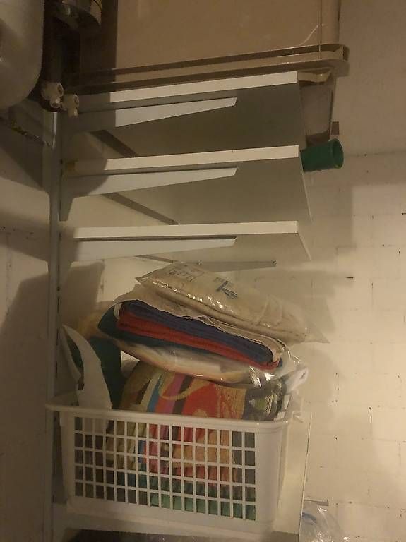 Regale: Wandschienen Gestell 2 Meter – Gebraucht aus Thierachern von Dotilaso 1
