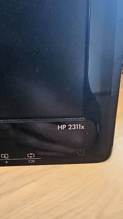 Ecrans: Bildschirm HP  – D'occasion à Niederhasli par Mina40 2