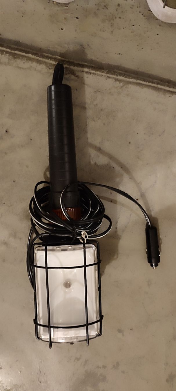 Lampen: 2 Handleuchte aus Hartgummi mit stabilem Schutzkorb – Gebraucht aus Biel/Bienne von ruggi03 6
