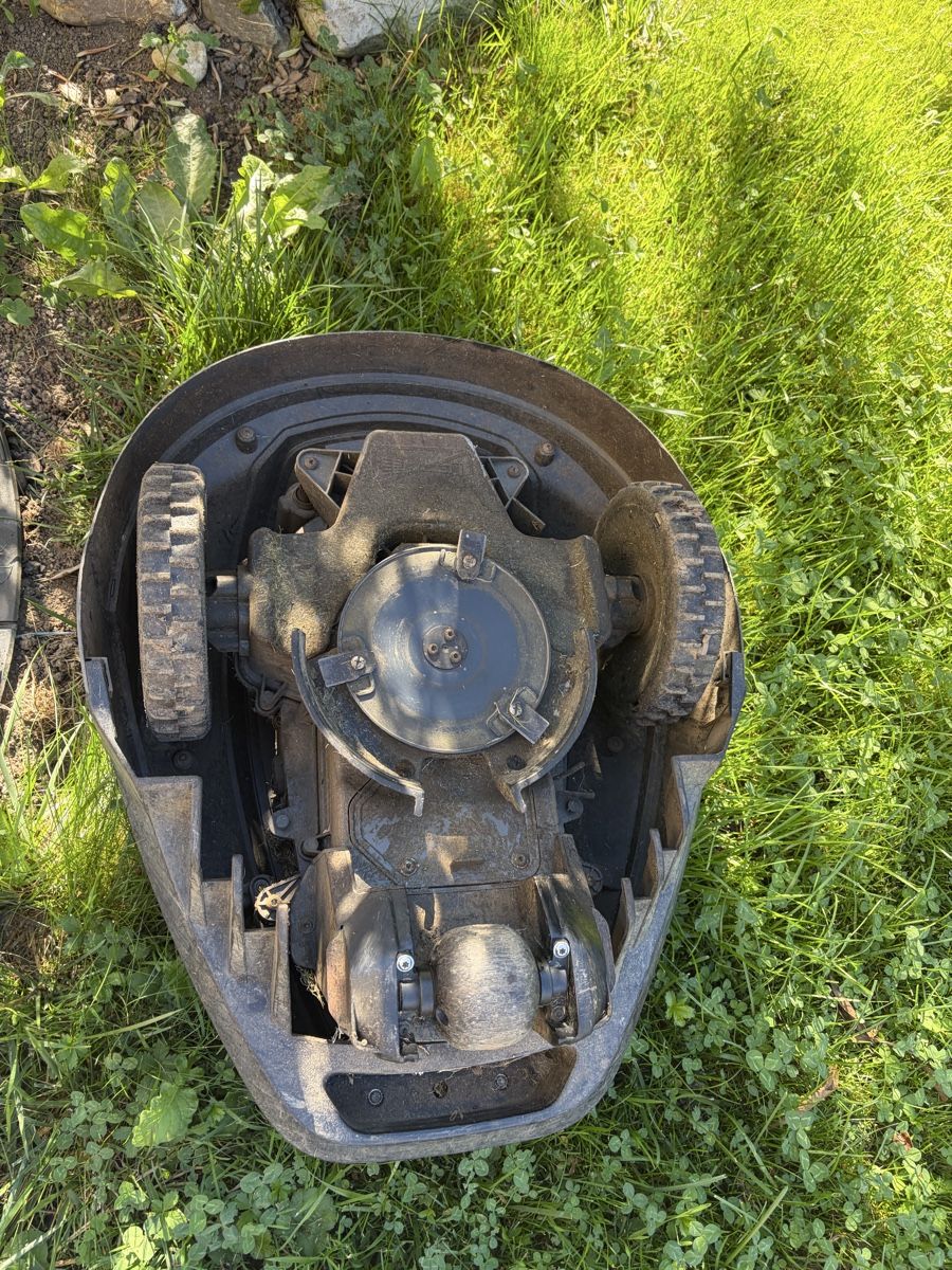 Gardena Tagliaerba: Gardena Rasenmähroboter R40LI – Usato da Matten b. Interl venduto da valserma 1