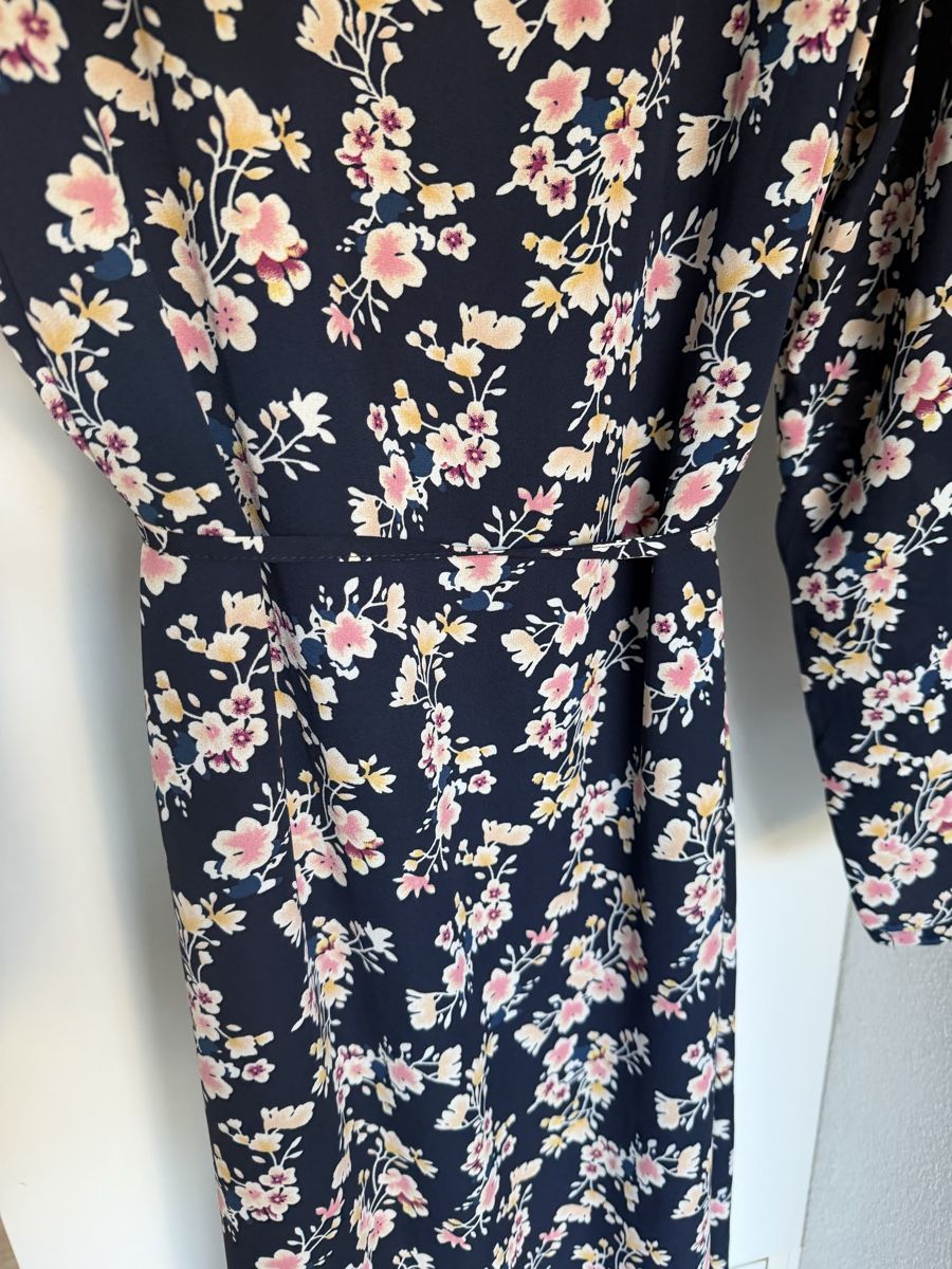 Vila Vestiti: Kleid Vila neuwertig  – Nuovo (secondo la descrizione) da Möhlin venduto da mar_k5wf 2