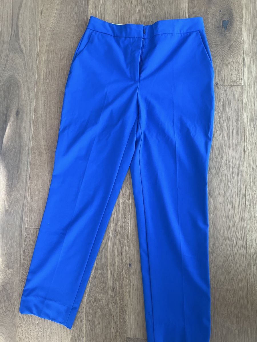 Zara Lots de vêtements: Blaue Zara Stoffhose, Grösse 36 , pull&bear bluse -paket – D'occasion à Herzogenbuchsee par jenny.24.01 3