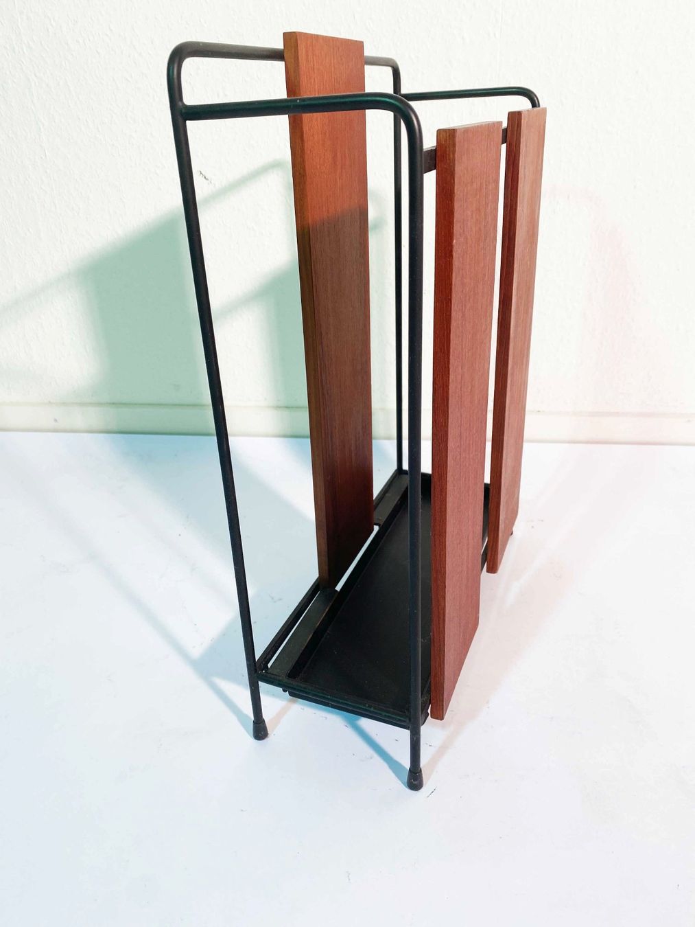 Altri mobili per ufficio: Teak Schirmständer Midcentury – Usato da Beringen venduto da Kultgut 4
