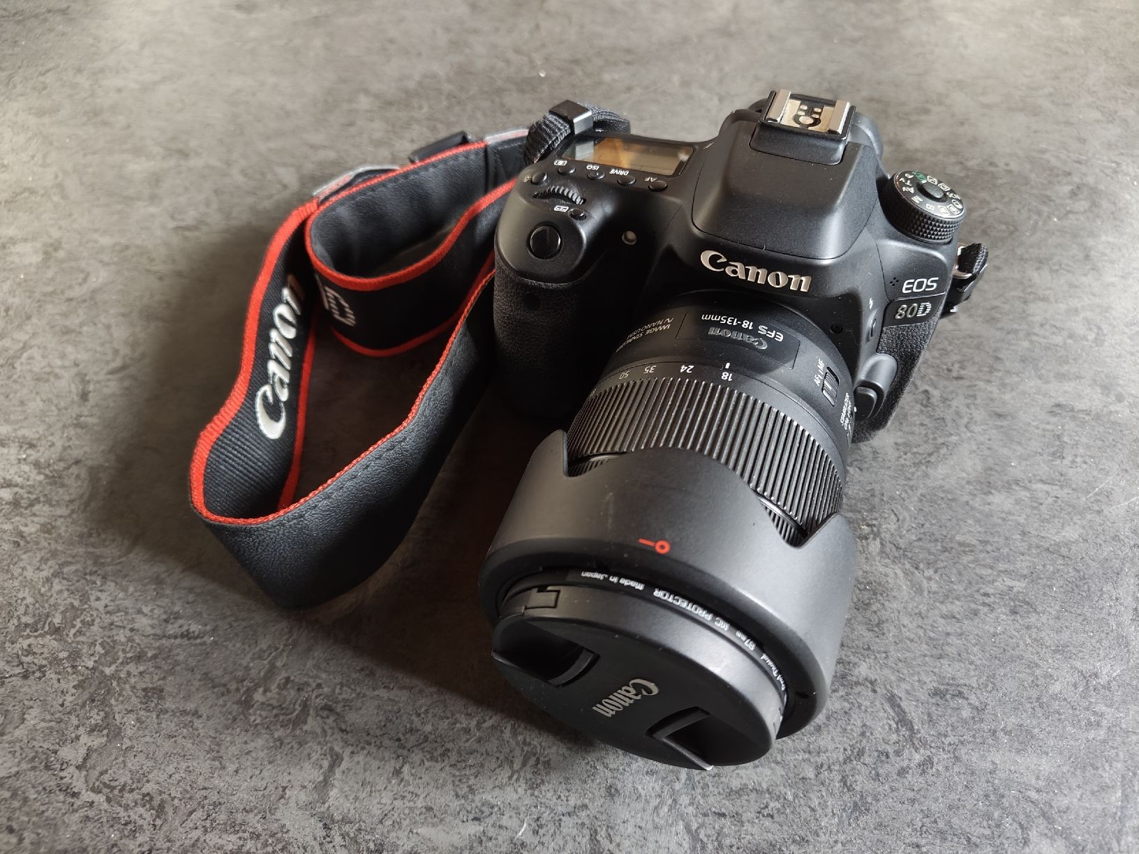 Canon Fotocamera: Canon EOS 80D Kit with lens, flash and tripod – Usato da Kilchberg ZH venduto da henser 2