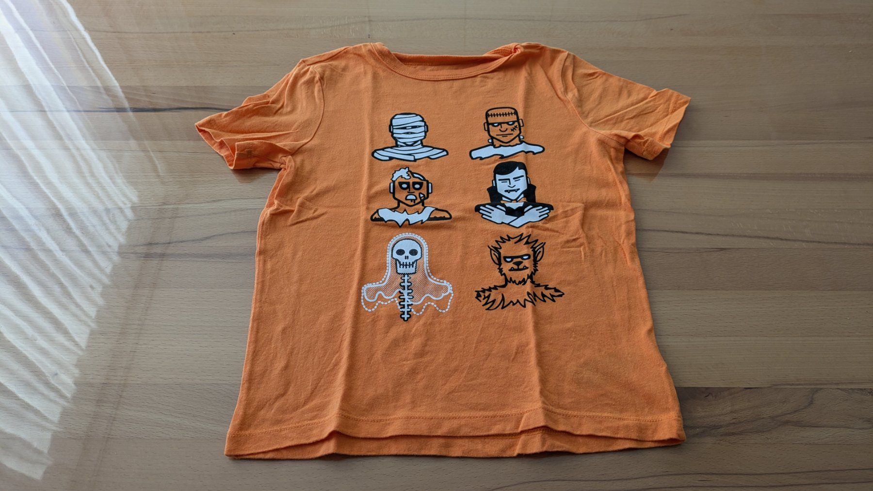 Gap Camicie, T-shirt & Polo: GAP HalloweenT-Shirt - 122/128 – Usato da Staufen venduto da Fleby84