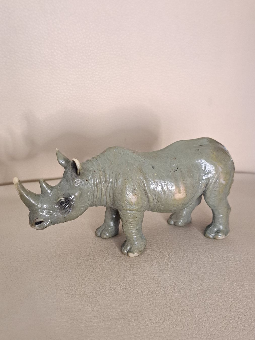Giocattoli: Nashorn Spielfigur mittelgross – Usato da Basel venduto da car_85fz