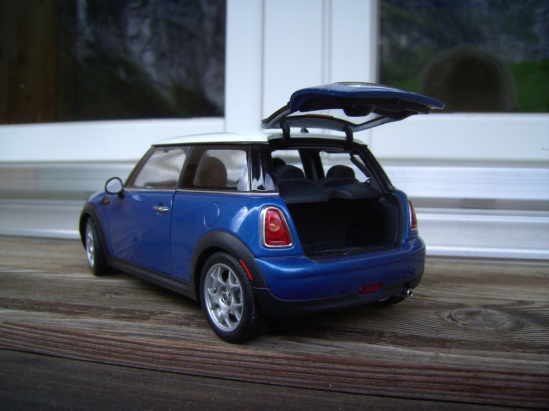 Autoart Modellini d'auto: Mini Cooper Modellauto blau weiss gebraucht – Usato da Grindelwald venduto da Rs48 2