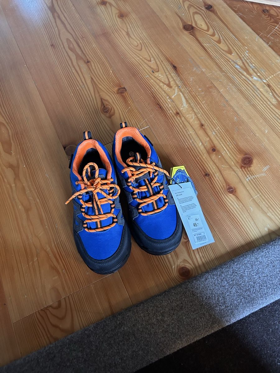 Scarpe per ragazzi: Chaussures de marche neuve Sherpa 35 – Usato da Noville venduto da Malik2017 1