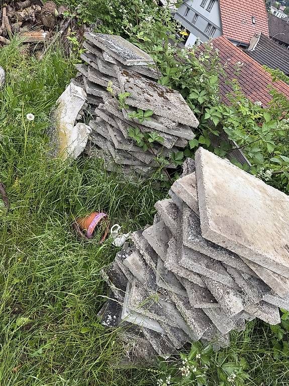 Rivestimenti per pavimenti: Gartenplatten 50x50 – Usato da Aarwangen venduto da bm1067 1