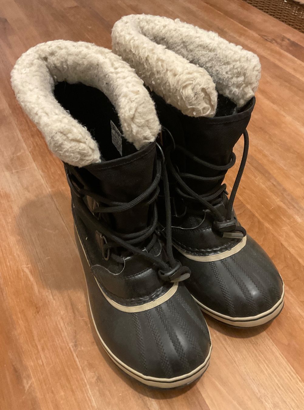 Sorel Schuhe für Jungen: Winterschuhe Kinder Sorel Grösse 36 – Gebraucht aus Spiez von chri-ga