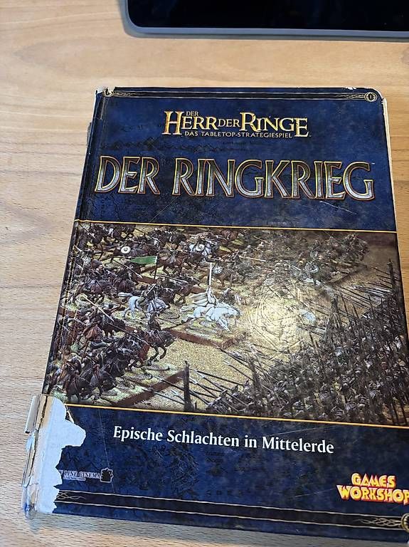 Bücher: Der Herr der Ringe: Der Ringkrieg  Tabletop Regelbuch – Defekt aus Basel von sin_5npn