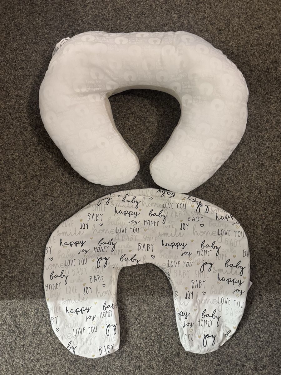 Chicco Cuscini: Boppy Stillkissen mit Bezug – Usato da Oetwil am See venduto da Manu_8618 1