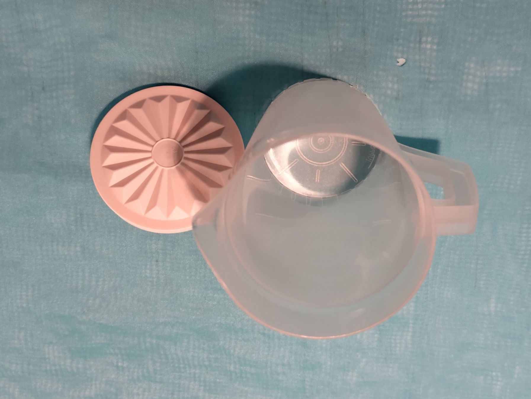 Tupperware Contenitori & Simili: Tupperware Kännchen mit hermetischem Deckel – Usato da Bellach venduto da JingleCherry 2