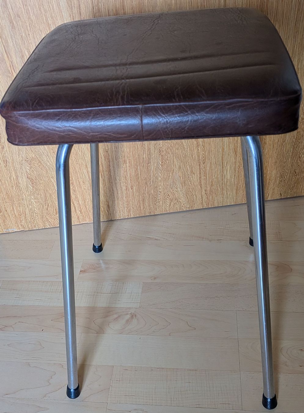 Hocker: Hocker braun mit Metallgestell – Gebraucht aus Schötz von pemali