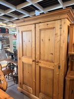 armoire en arolle superbe état 