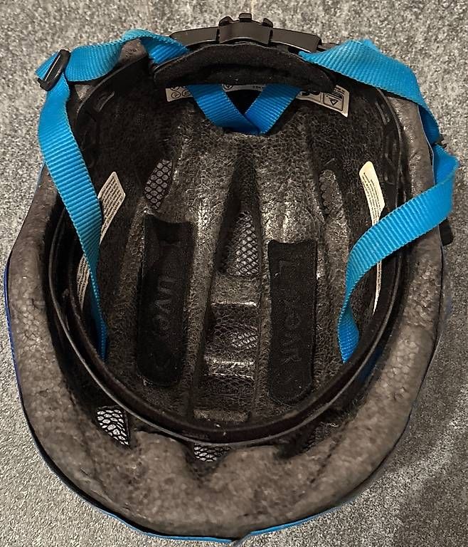 Caschi: Casco UVEX per bambino  – Usato da Bellinzona venduto da Cat_e_t 2
