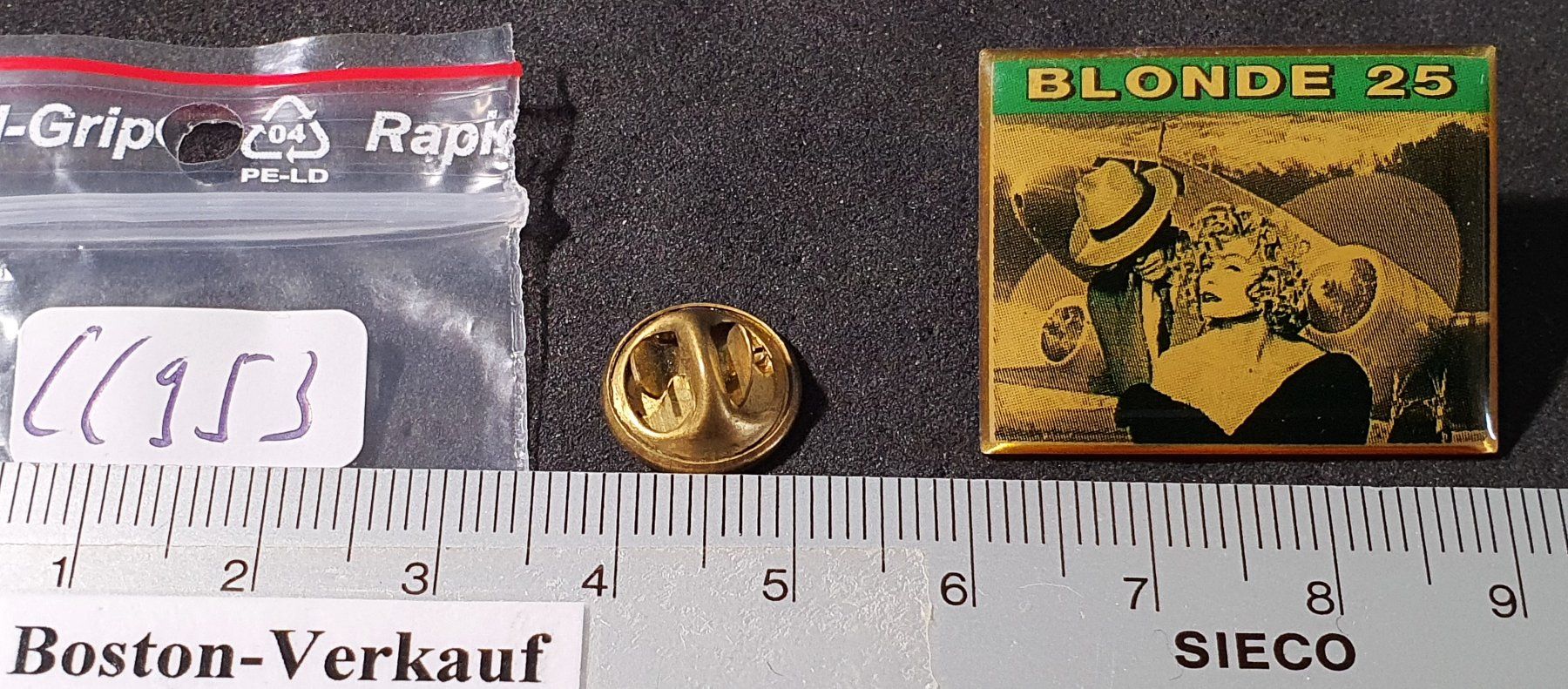 Plaketten & Abzeichen: CC953 - Pin Musik BLONDE 25 – Gebraucht aus Reinach BL von Boston-Verkauf 1