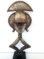 XXL alte Mahongwe Figur Gabun Metall beschlagen Höhe 61 cm