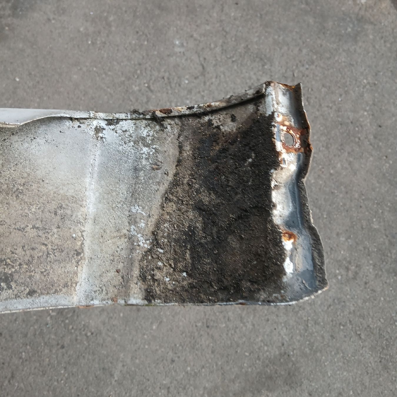 Renault Tutti pezzi di ricambio auto: Aile droite Renault Express 1994-2001 – Usato da la heutte venduto da Auto-stock 2