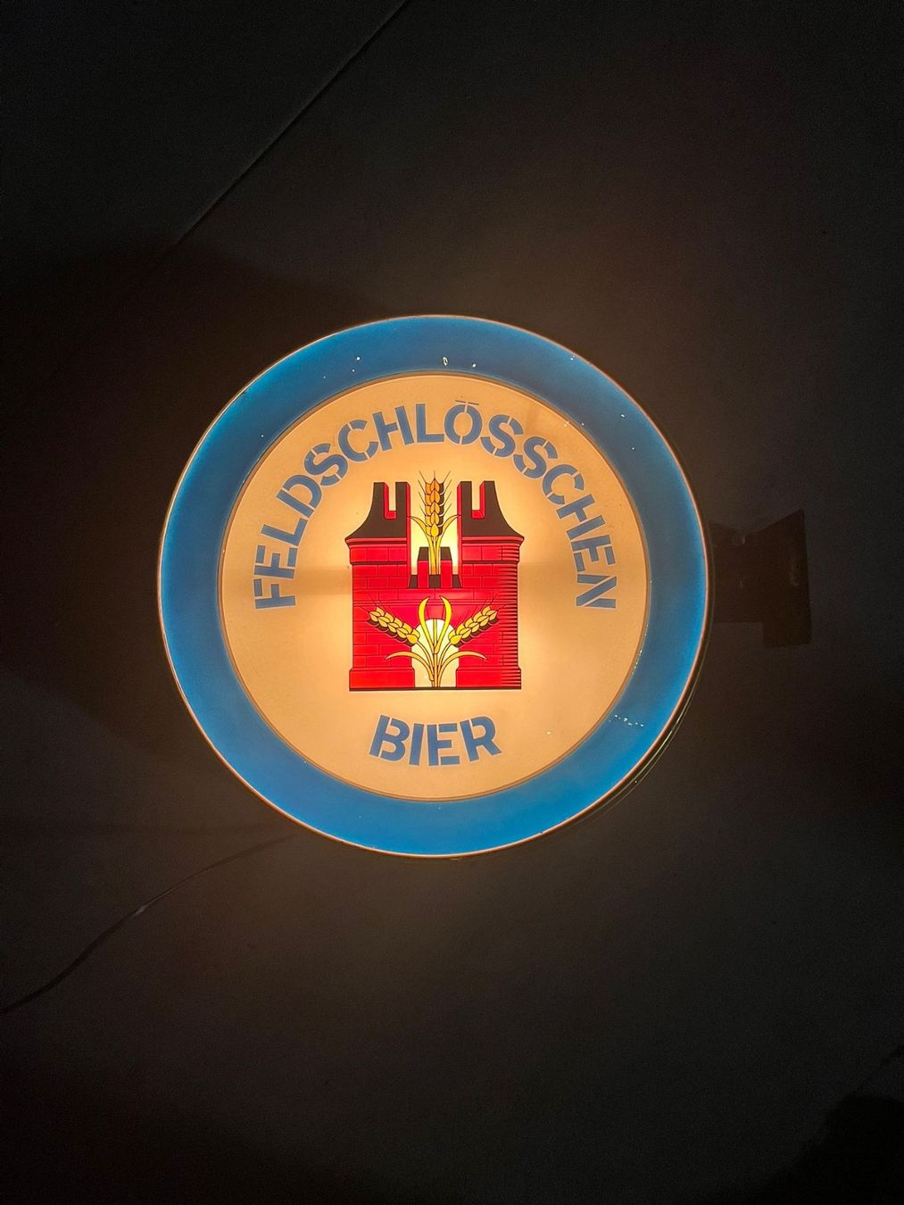 Schilder: Feldschlösschen Leuchtreklame – Gebraucht aus Aesch BL von Verdreide2020 1