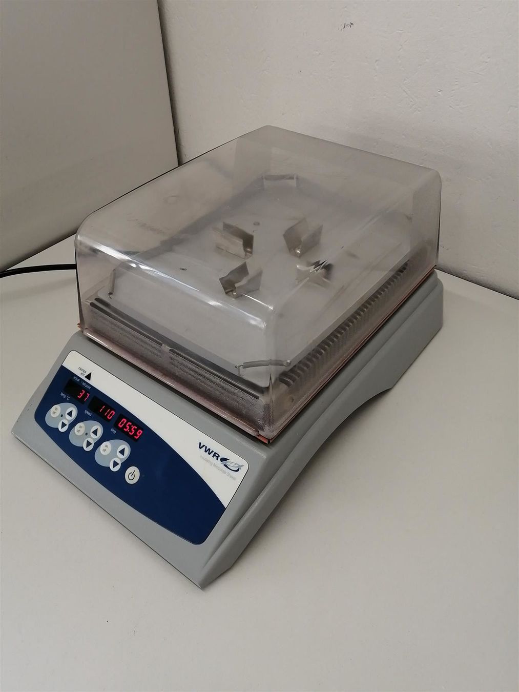 Accessori da laboratorio: VWR incubating  Microplate Shaker – Usato da Niederdorf venduto da LeptonAG_Labor
