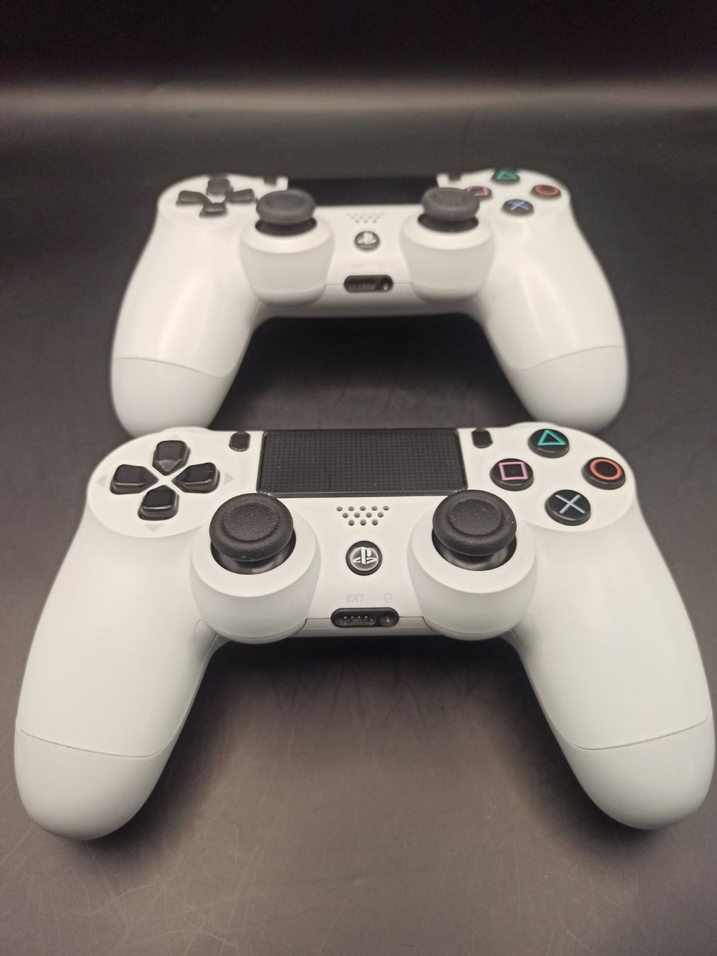 Controller: 2 x Original Controller Sony PS4 Wireless DualShock 4 WEISS – Usato da Oberweningen venduto da mar_87mx 1