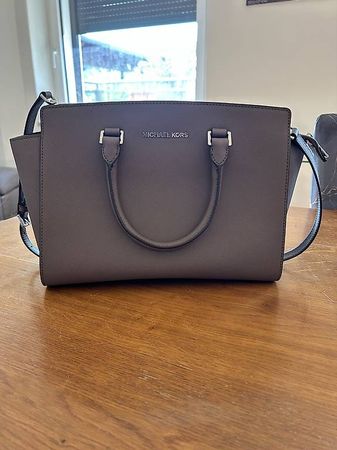 Michael Kors Selma Medium - Pearl Grey