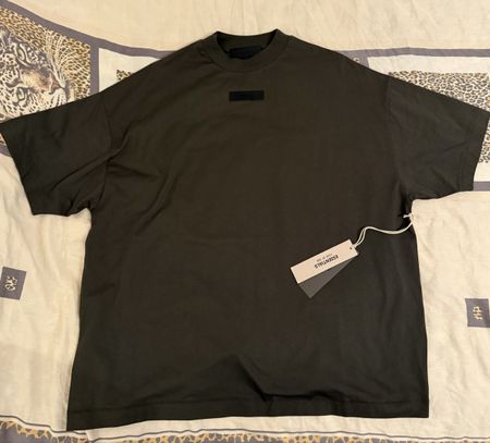 Essentials Tshirt