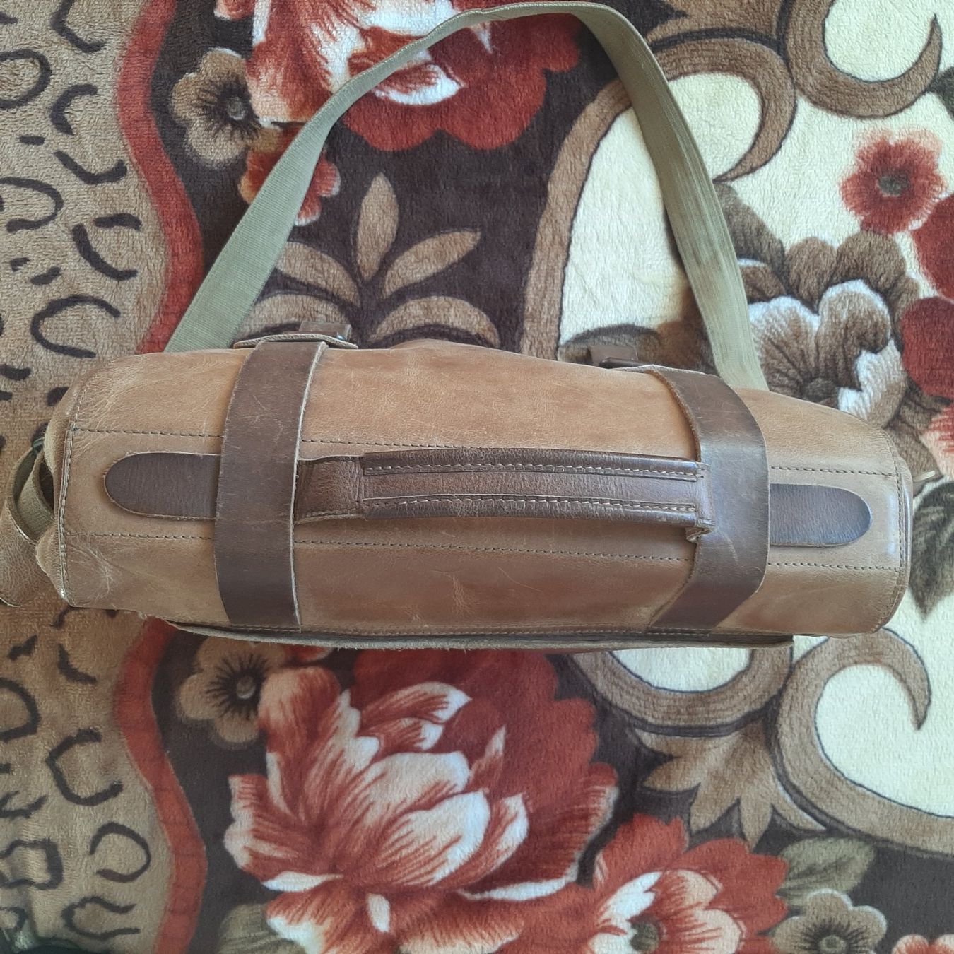 Aunts & Uncles Valises & Sacs: Aunts & Uncles Leather Bag – D'occasion à Carouge GE par cecob0909 2
