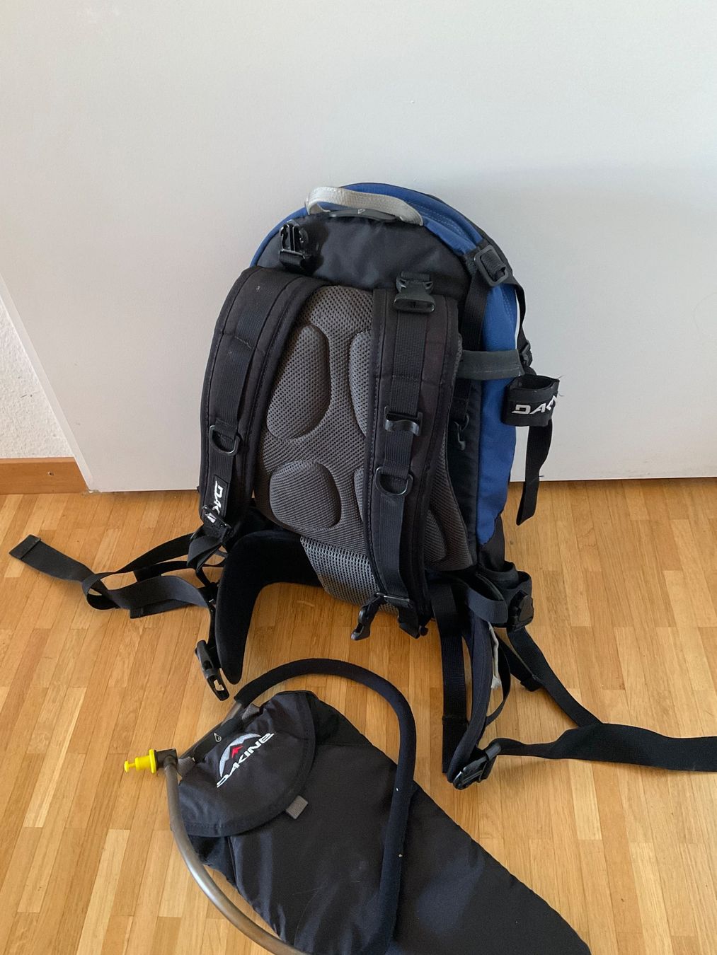 Dakine Zaini: Dakine Heli Pro Mit dem Trinksystem – Usato da Zürich venduto da dee_75my 3