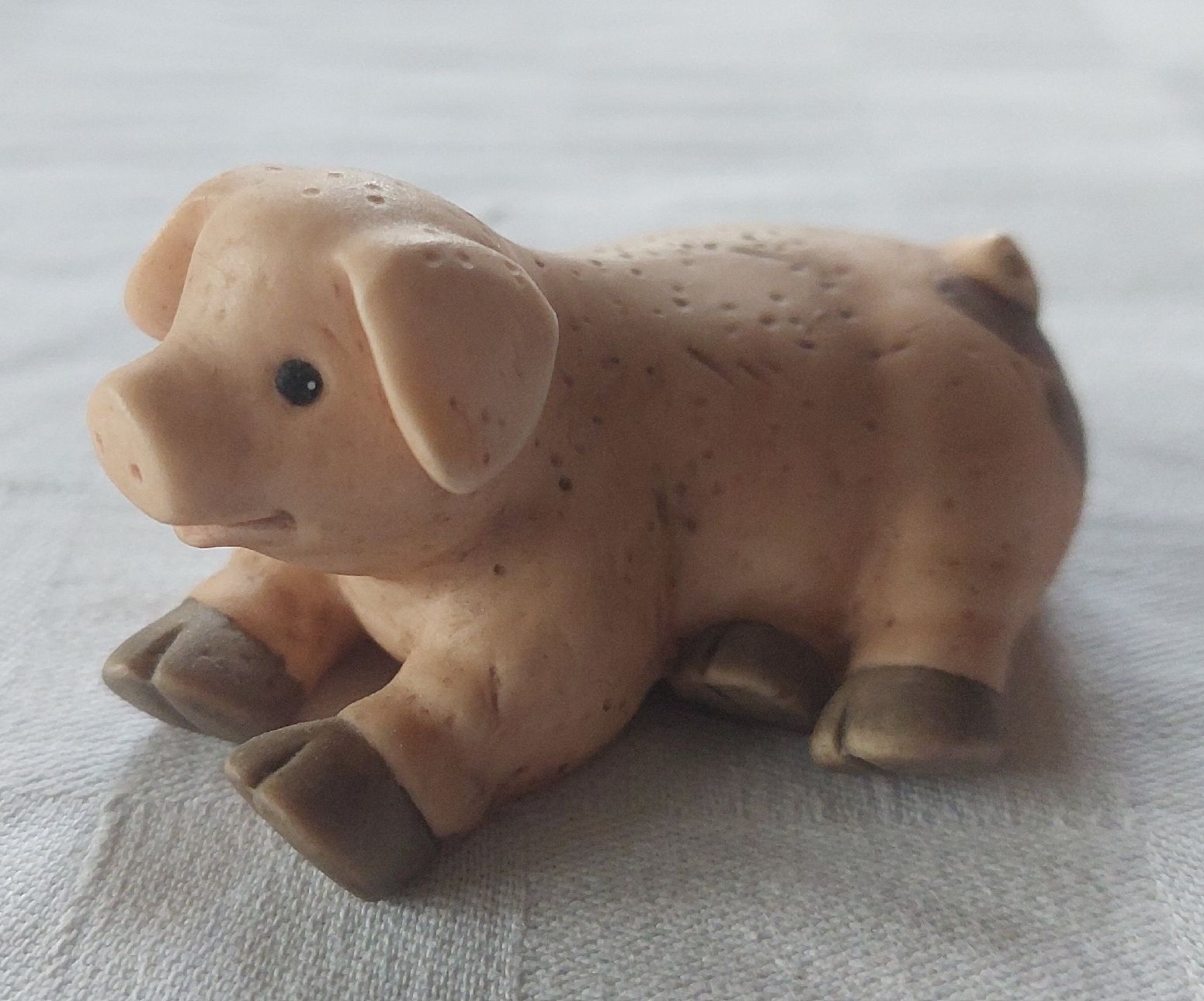 Statuette: Schweinchen – Nuovo e nell'imballaggio originale da Herzogenbuchsee venduto da Nickboys